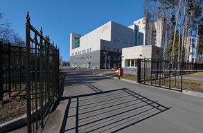 

Детское отделение Петербургского городского онкологического центра в поселке Песочный закрыто на карантин рисунок
