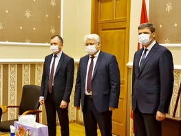 

Назначен новый главный врач Мариинской больницы рисунок
