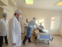 

Председатель Комитета по здравоохранению Андрей Сарана посетил Городской противотуберкулезный диспансер, где поздравил проходящих лечение и обследование бойцов СВО с наступающим Днем защитника Отечест рисунок
