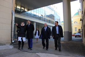 

Председатель Комитета по здравоохранению Михаил Дубина посетил Мариинскую больницу рисунок
