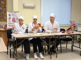 

Станция скорой помощи в Пушкине стала первой в России практической базой для студентов-фельдшеров по специальности «Лечебное дело» рисунок
